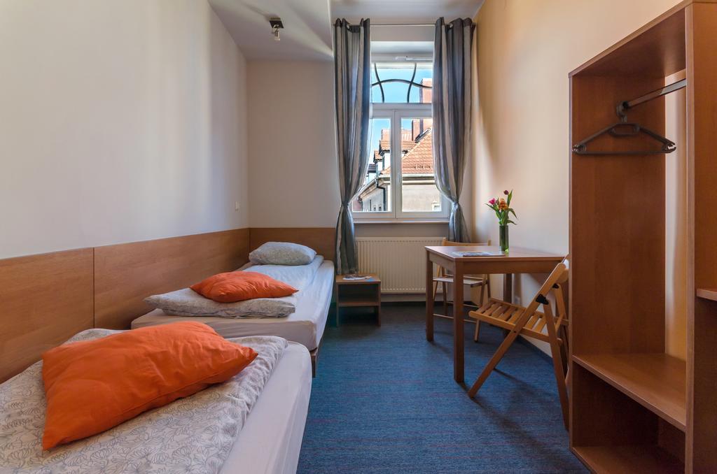 Hill Inn Poznan Ngoại thất bức ảnh